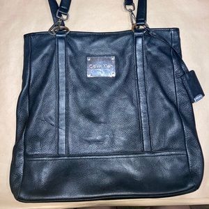 Clearance 🛍 Large Calvin Klein handbag.